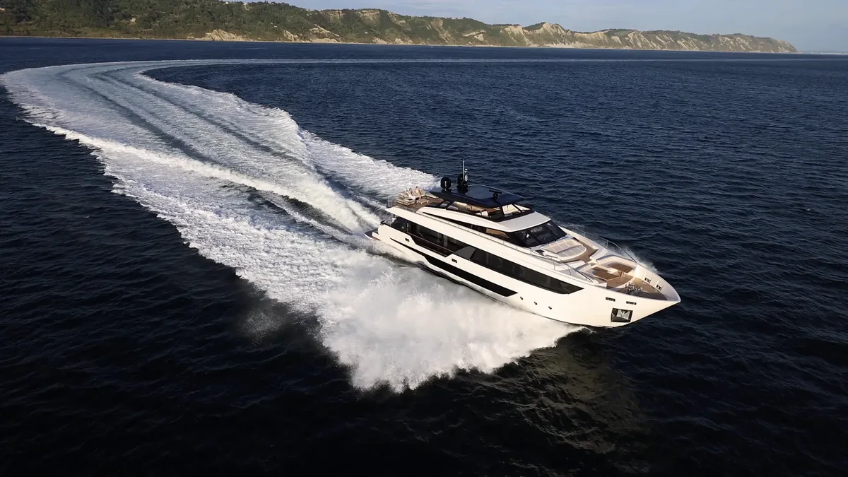 Un flybridge Ferretti Yachts