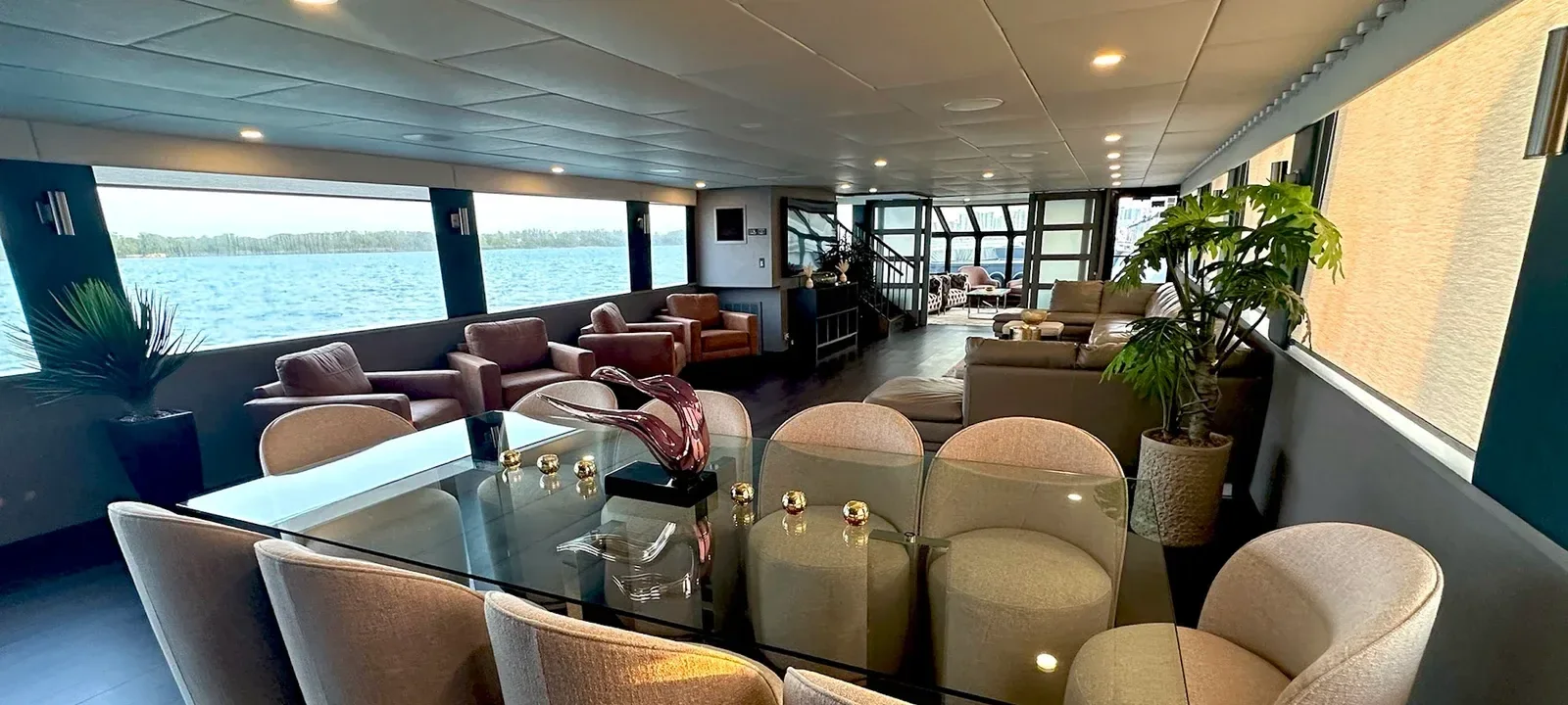 100 ft Skipperliner - photo 12 yacht charter Miami