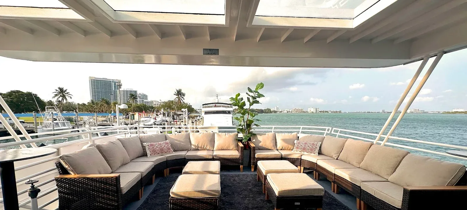 100 ft Skipperliner - photo 15 yacht charter Miami