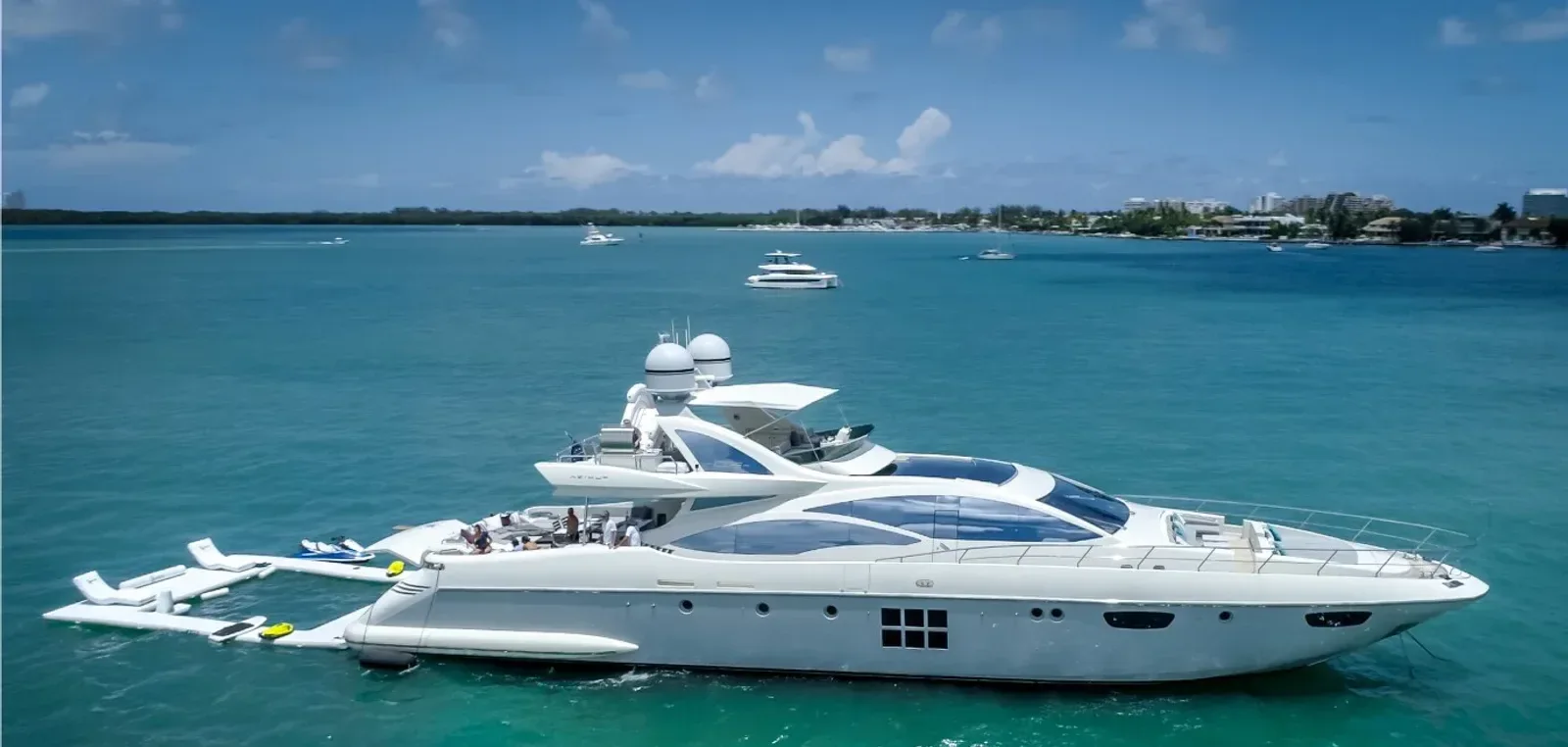 103 ft Azimut - photo 13 yacht charter Miami