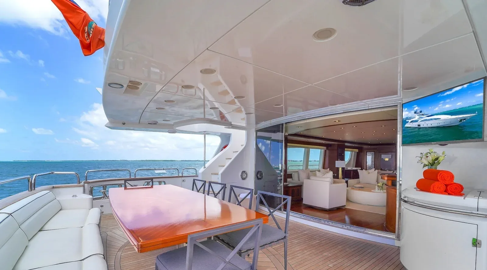105 ft Azimut Fly - photo 2 yacht charter Miami