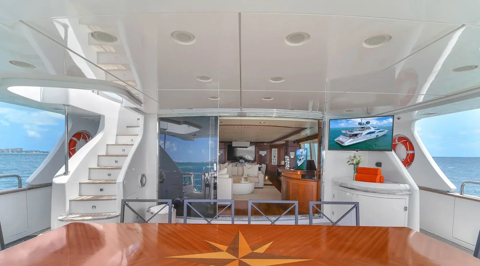 105 ft Azimut Fly - photo 3 yacht charter Miami