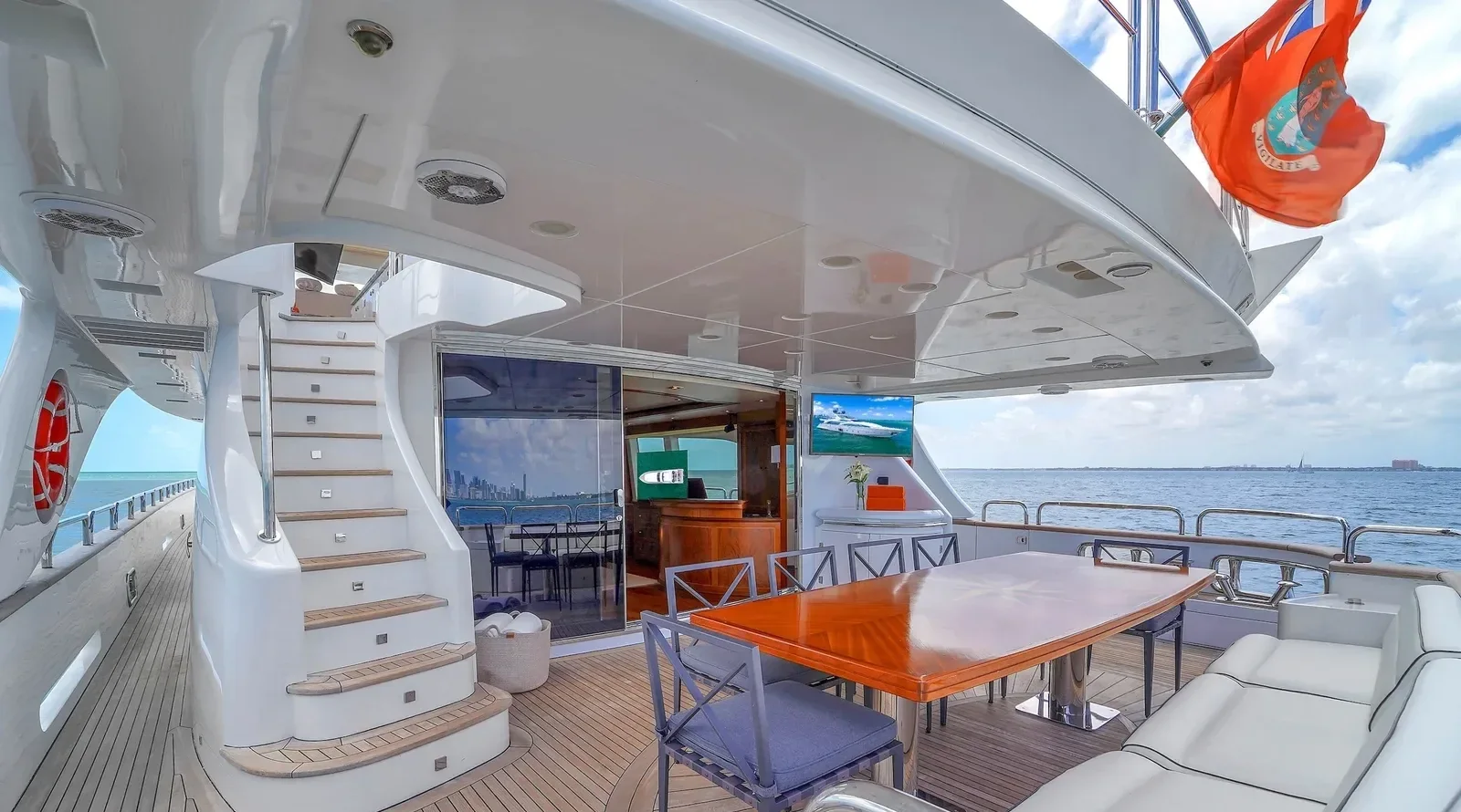 105 ft Azimut Fly - photo 9 yacht charter Miami