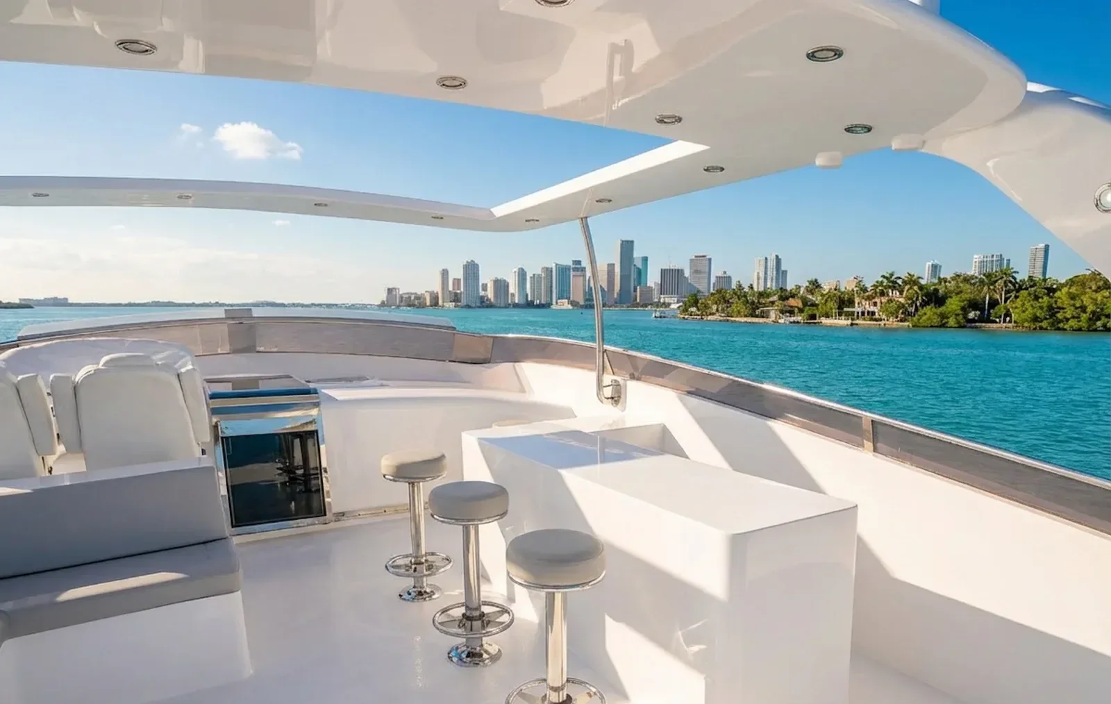 110 ft Antago - photo 8 yacht charter Miami