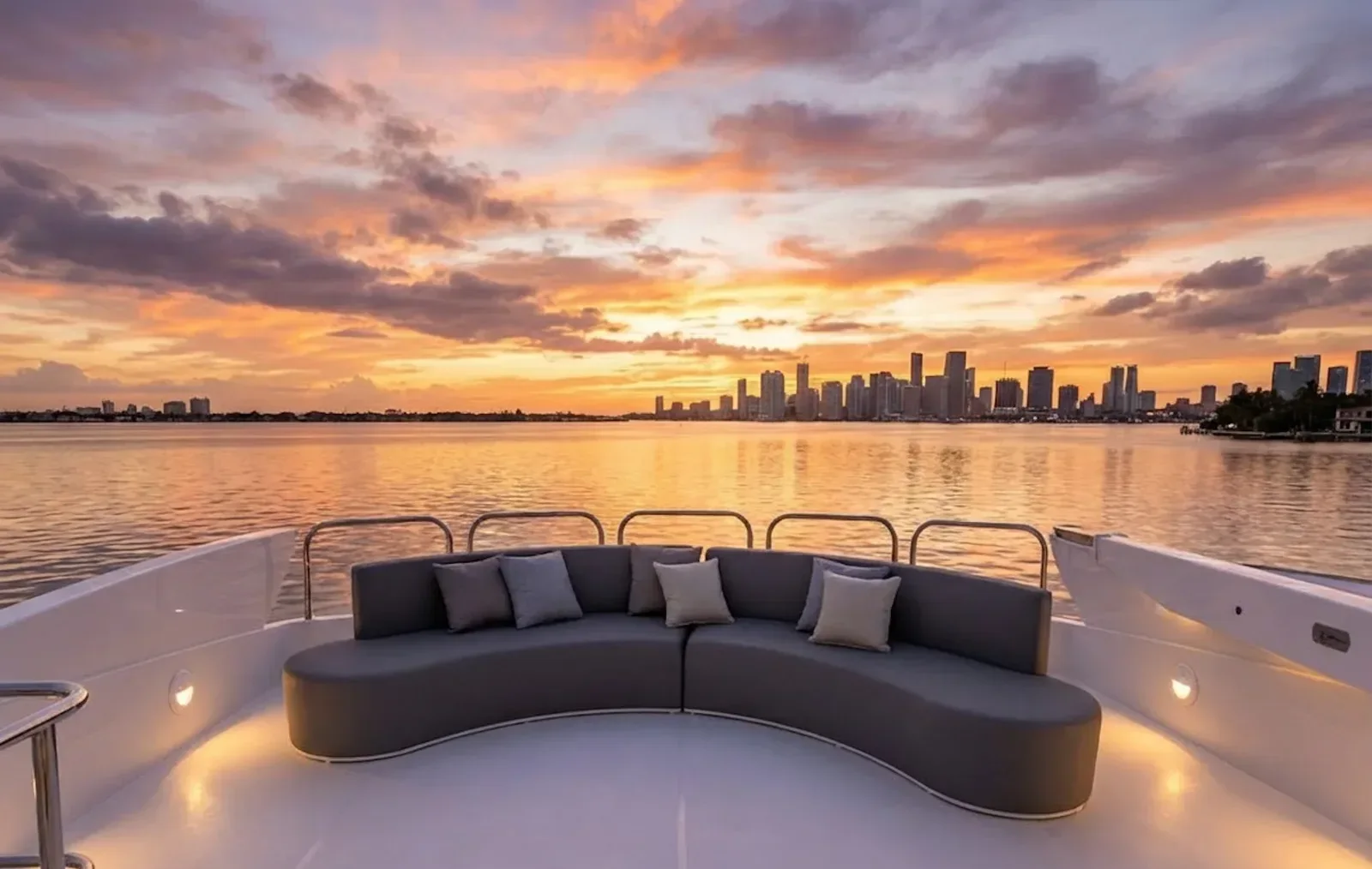 110 ft Antago - photo 10 yacht charter Miami