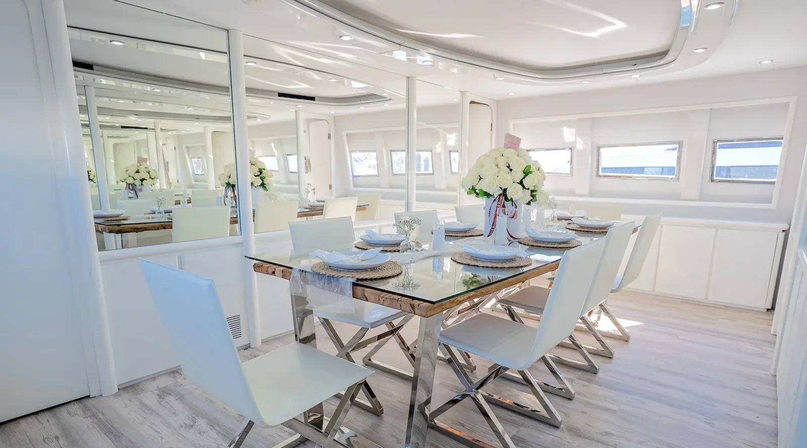 110 ft Antago - photo 12 yacht charter Miami