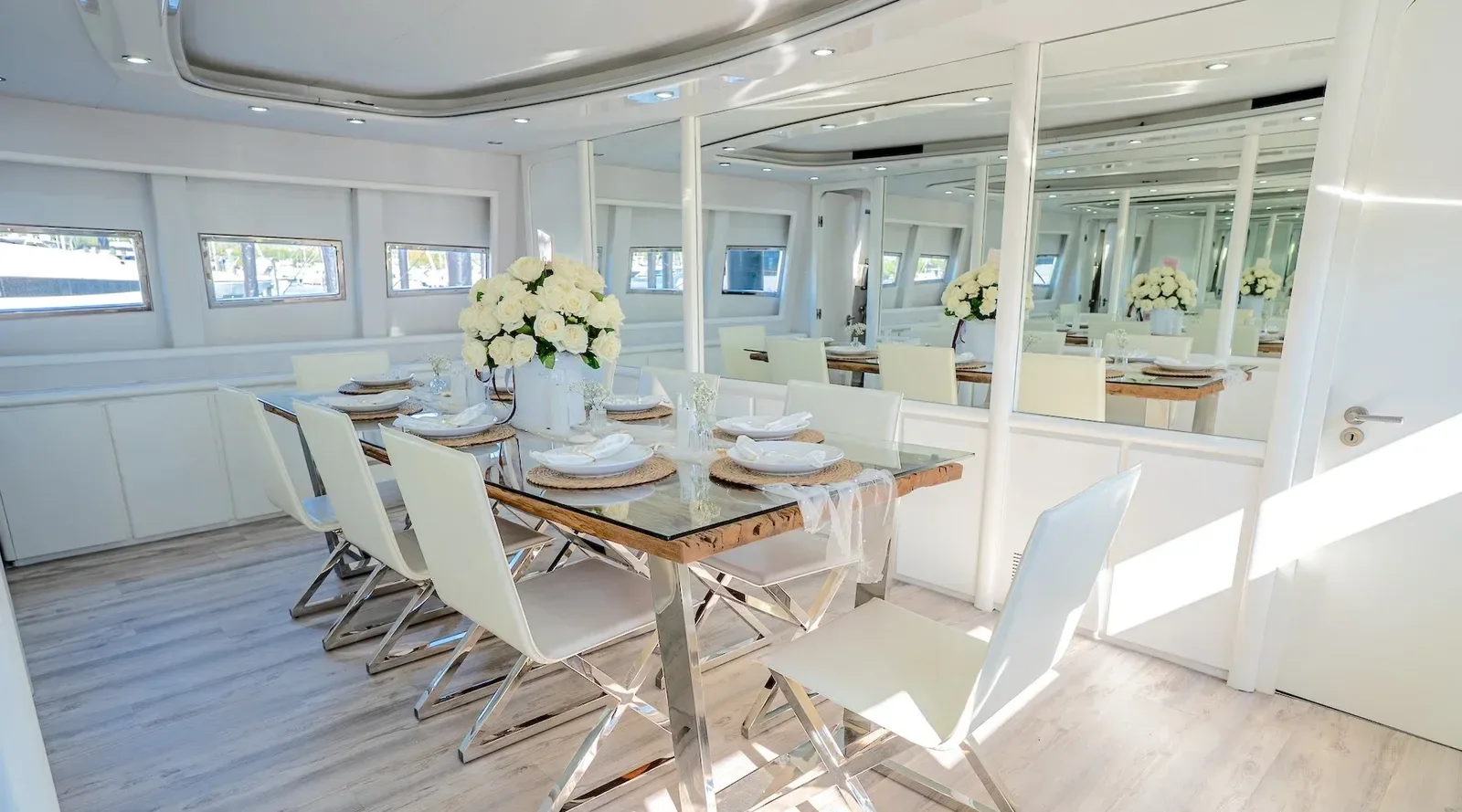 110 ft Antago - photo 13 yacht charter Miami