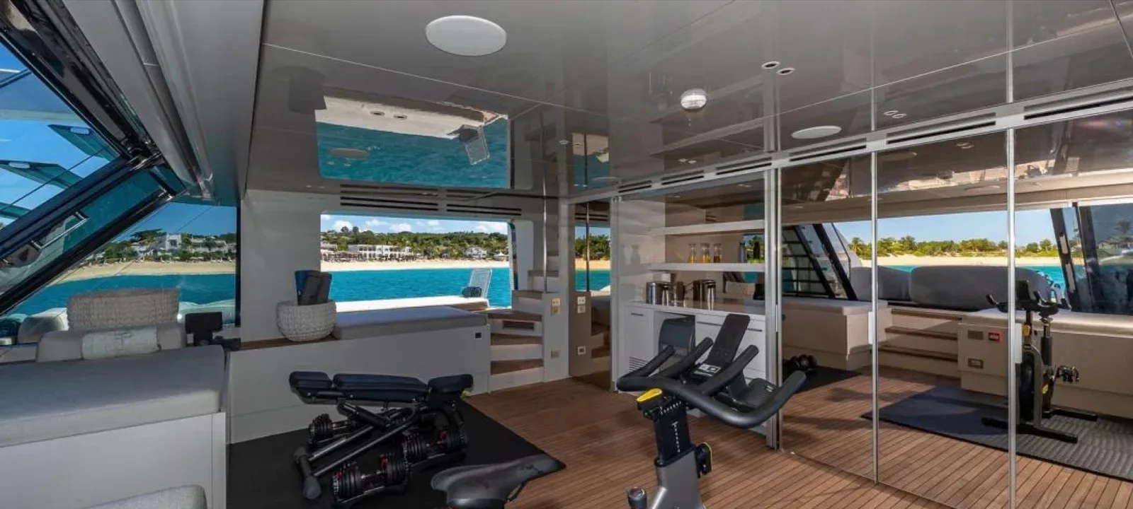 112 ft SanLorenzo - photo 14 yacht charter Miami