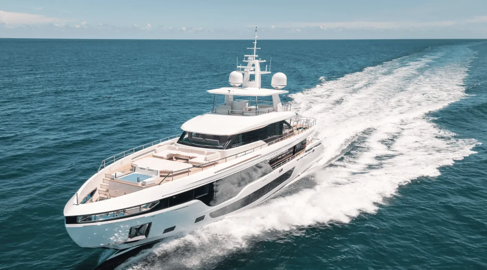 115 ft Azimut - photo 1 yacht charter Miami