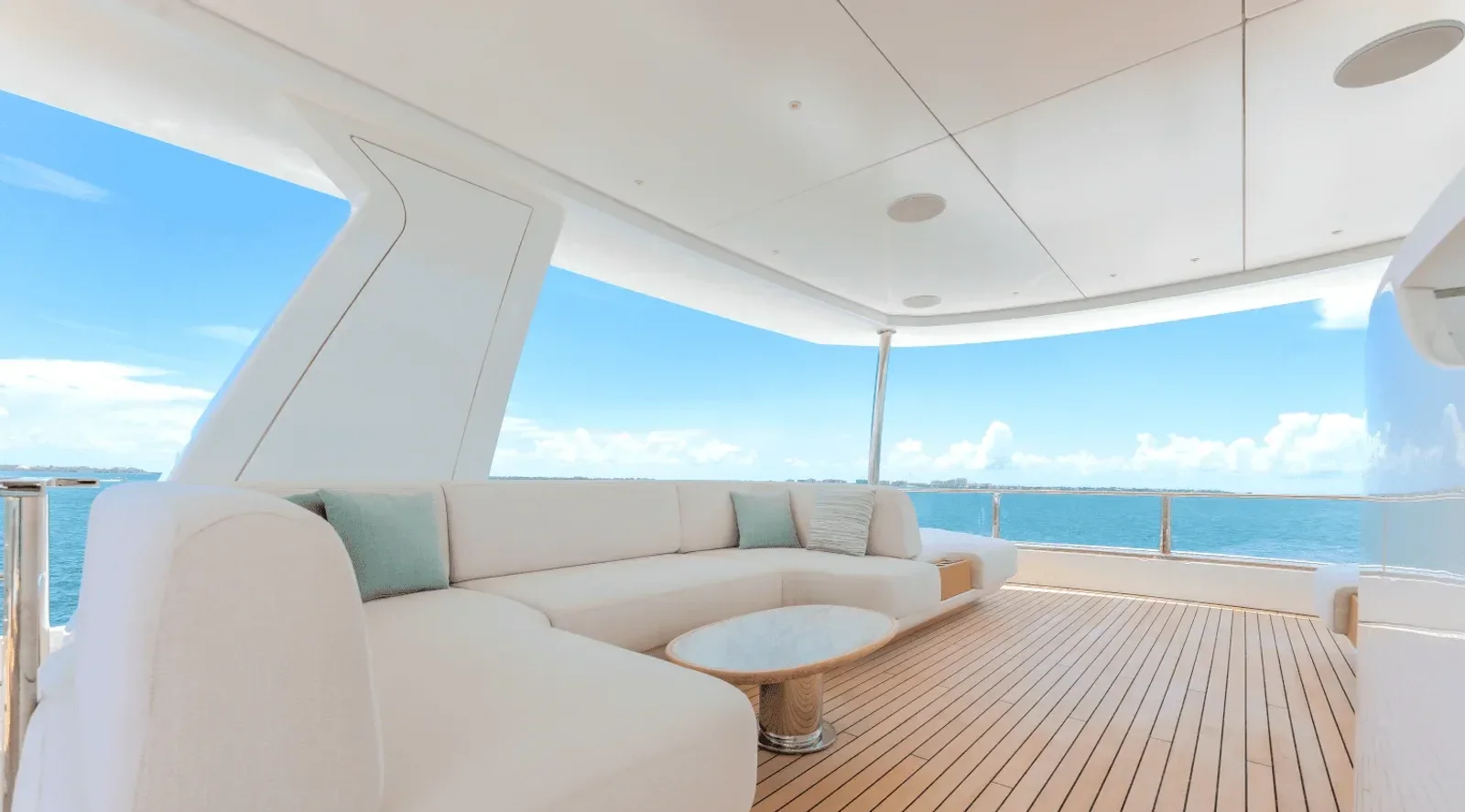 115 ft Azimut - photo 11 yacht charter Miami
