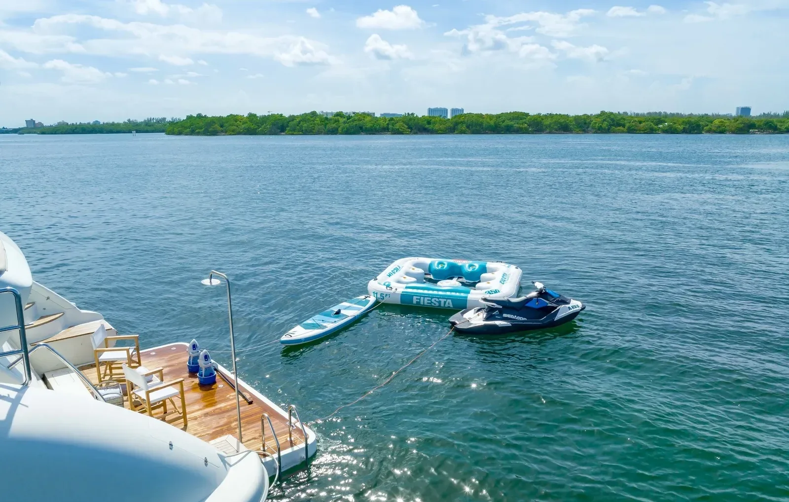 116 ft Azimut Fly - photo 3 yacht charter Miami