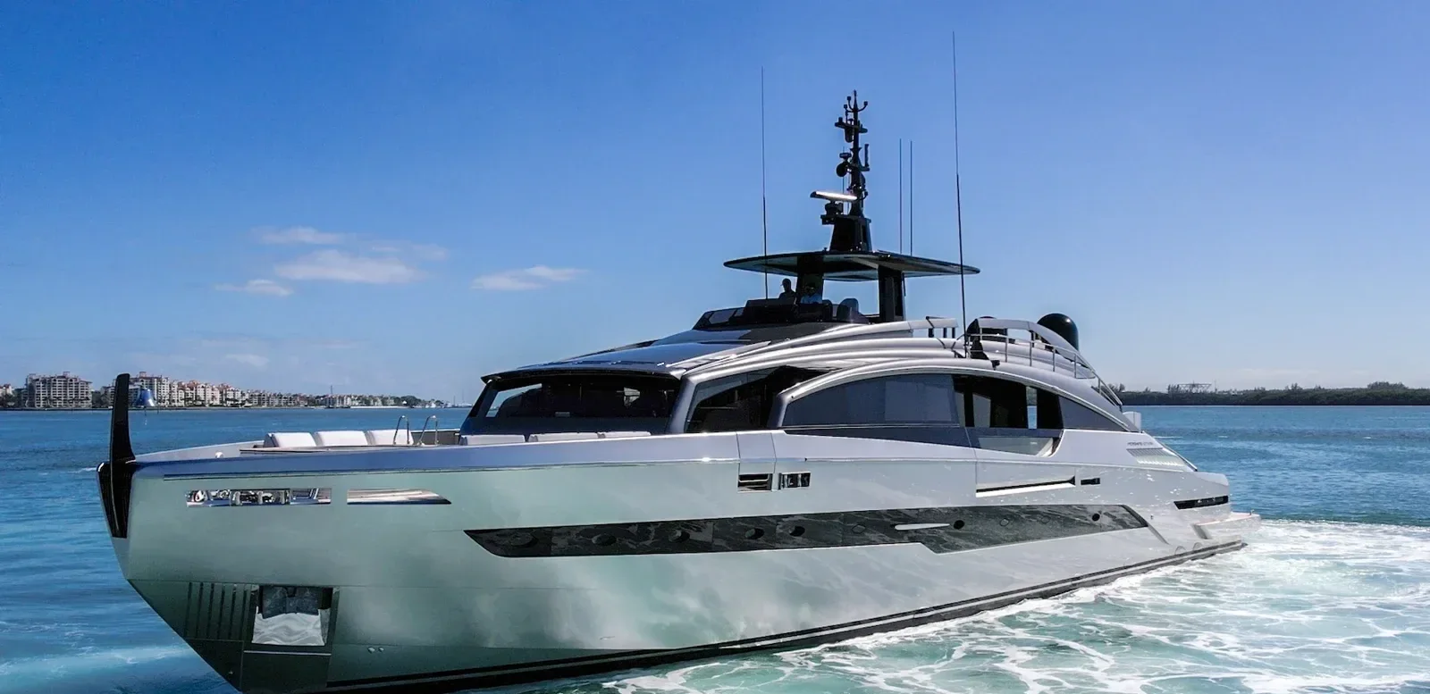 116 ft Pershing - photo 2 yacht charter Miami