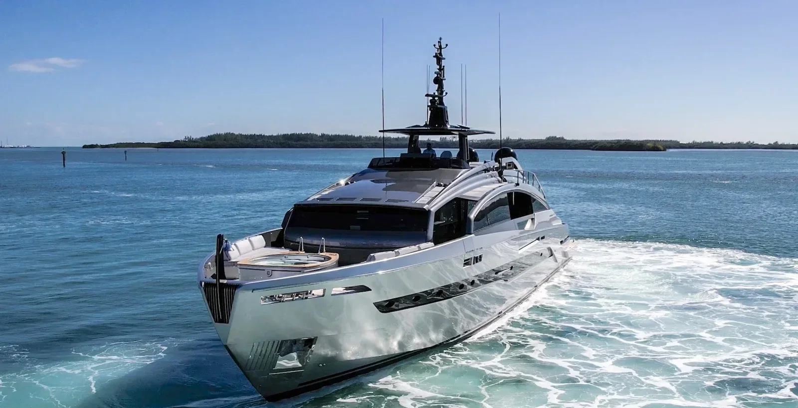 116 ft Pershing - photo 3 yacht charter Miami