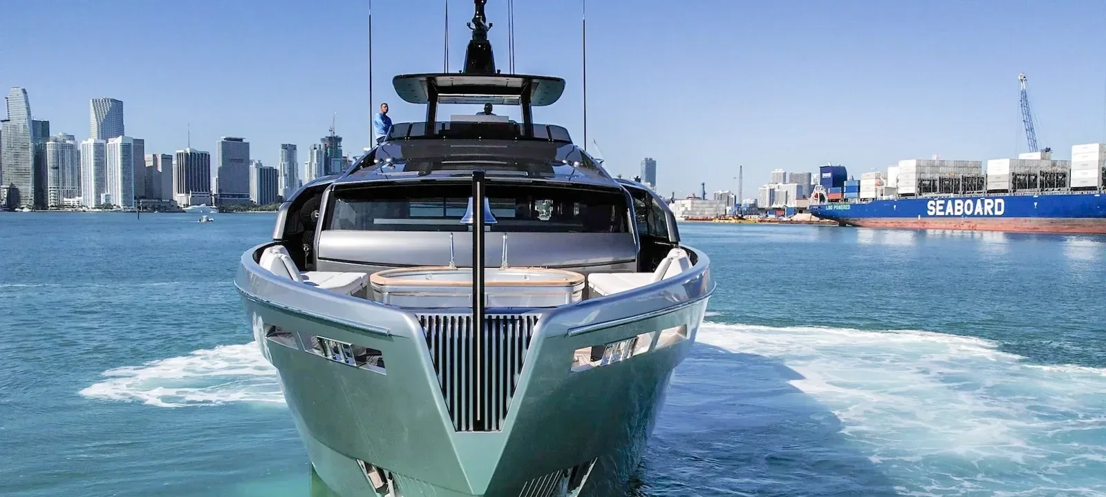 116 ft Pershing - photo 5 yacht charter Miami