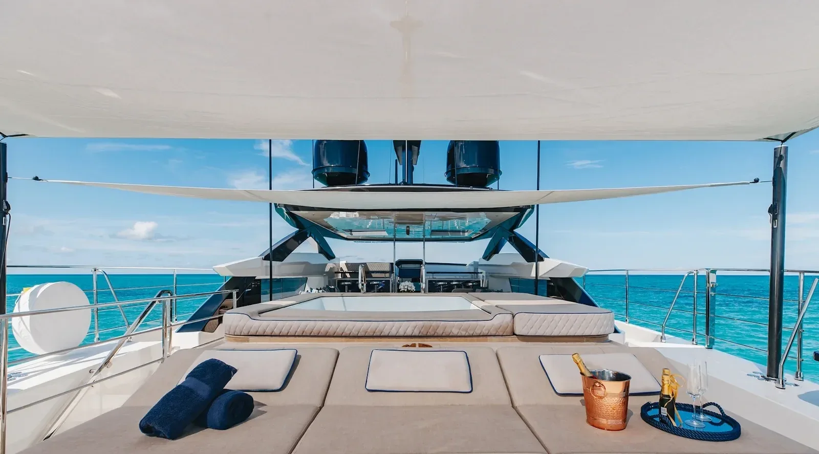 126 ft Custom Line - photo 6 yacht charter Miami