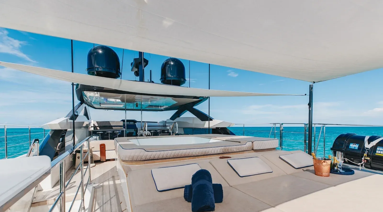 126 ft Custom Line - photo 7 yacht charter Miami