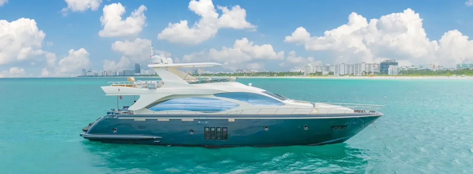 84 ft Azimut - photo 1 yacht charter Miami