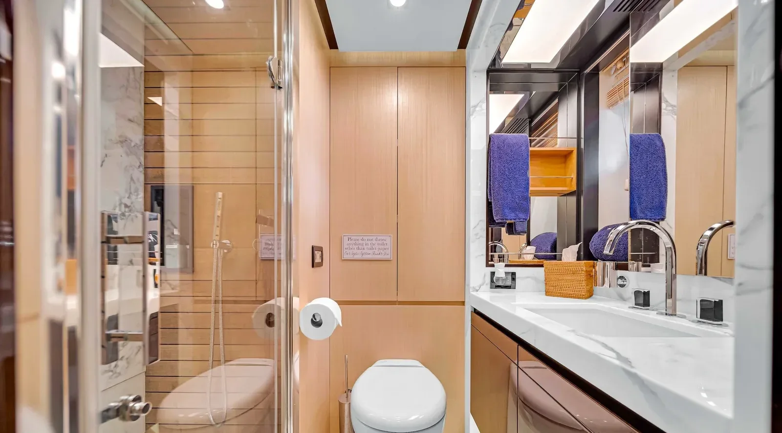 84 ft Azimut - photo 8 yacht charter Miami