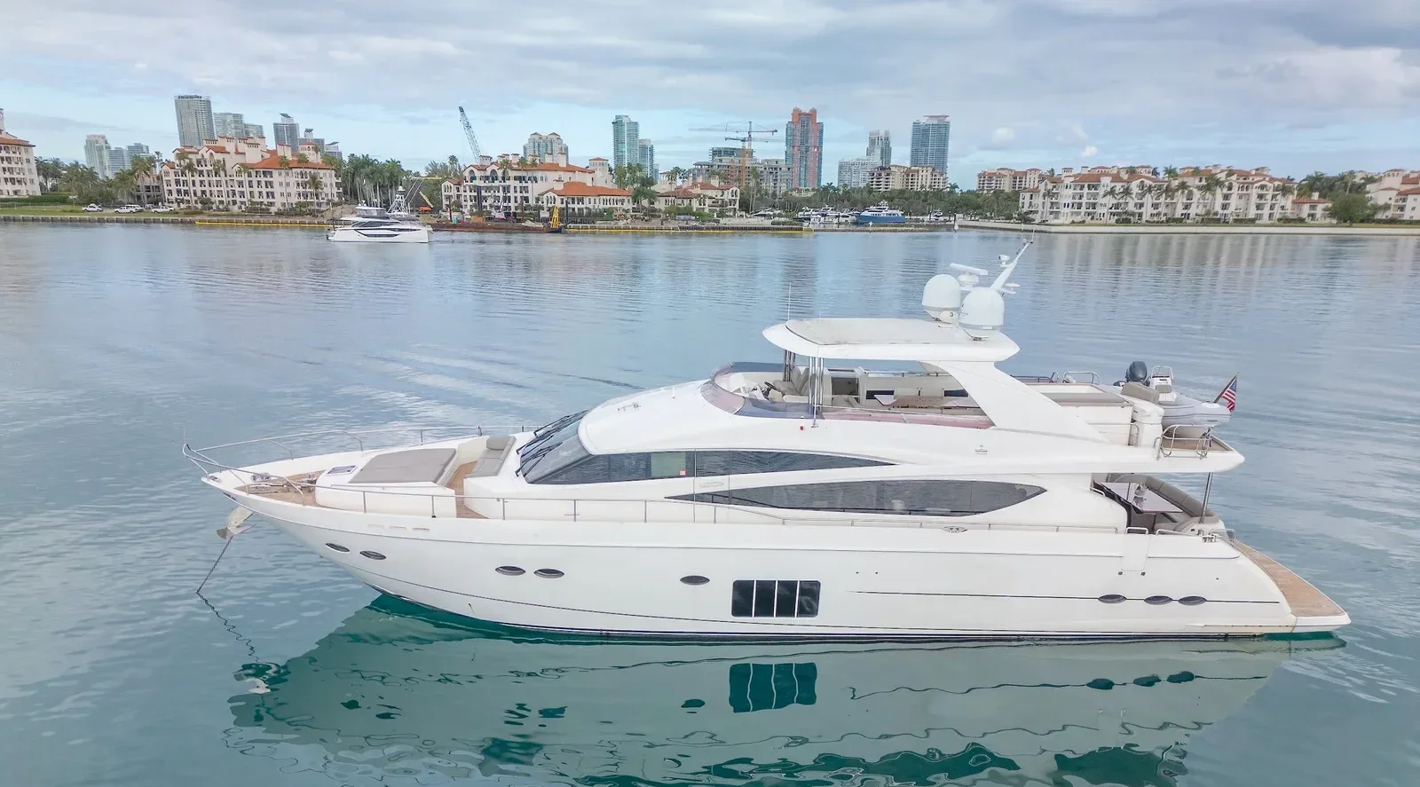 85 ft Princess - photo 1 yacht charter Miami