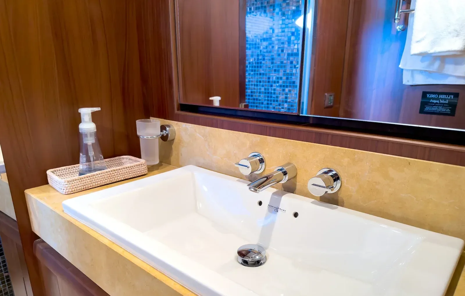 85 ft Princess - photo 6 yacht charter Miami