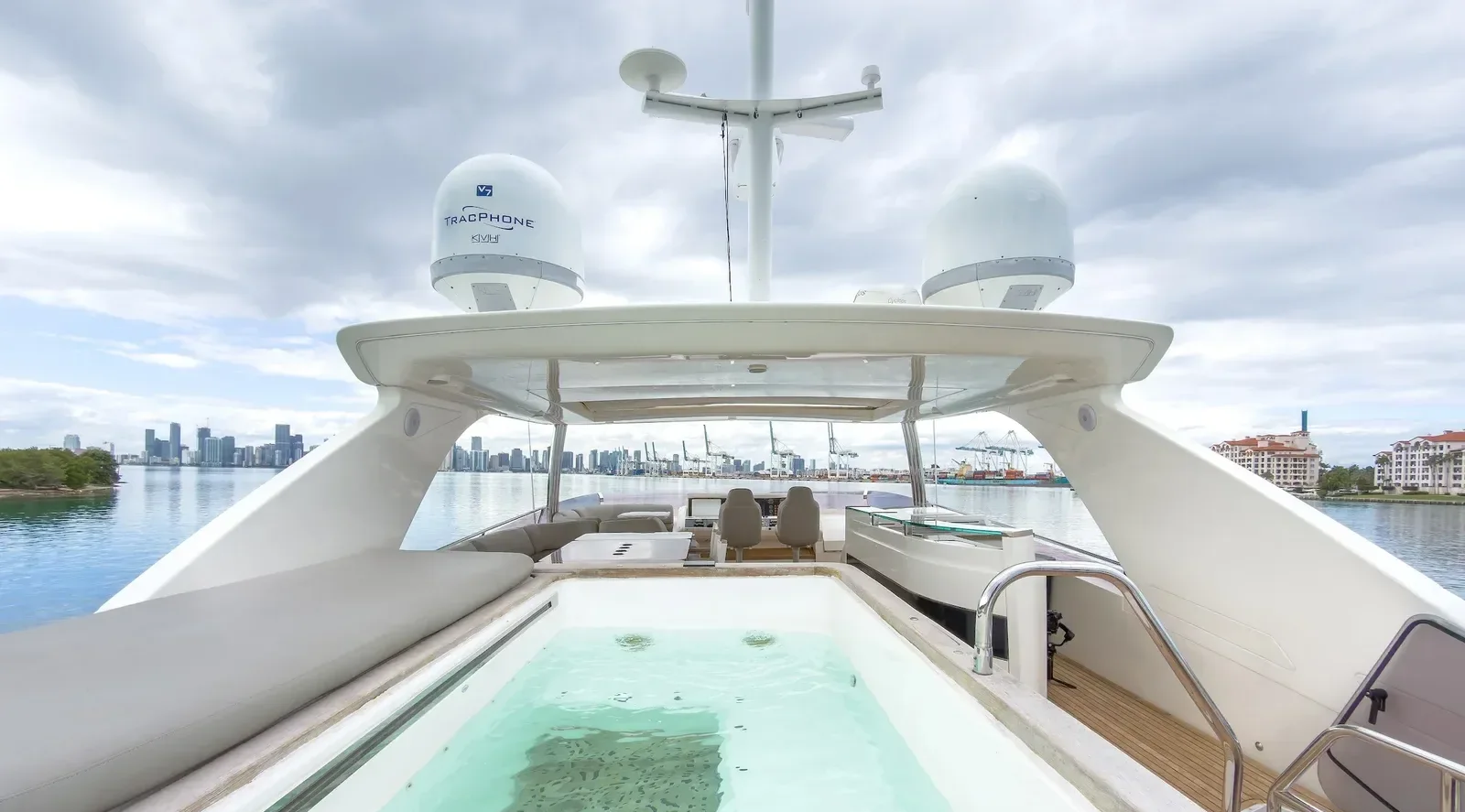 85 ft Princess - photo 7 yacht charter Miami