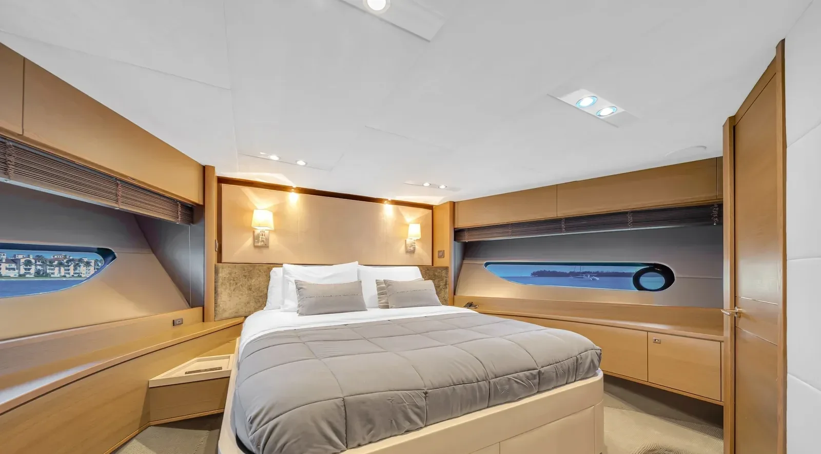 88 ft Princess - photo 2 yacht charter Miami