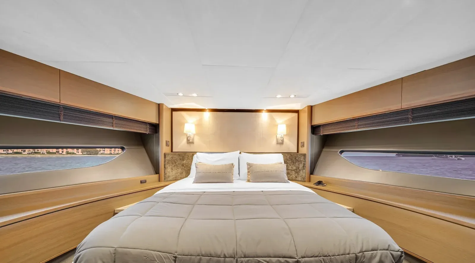 88 ft Princess - photo 3 yacht charter Miami