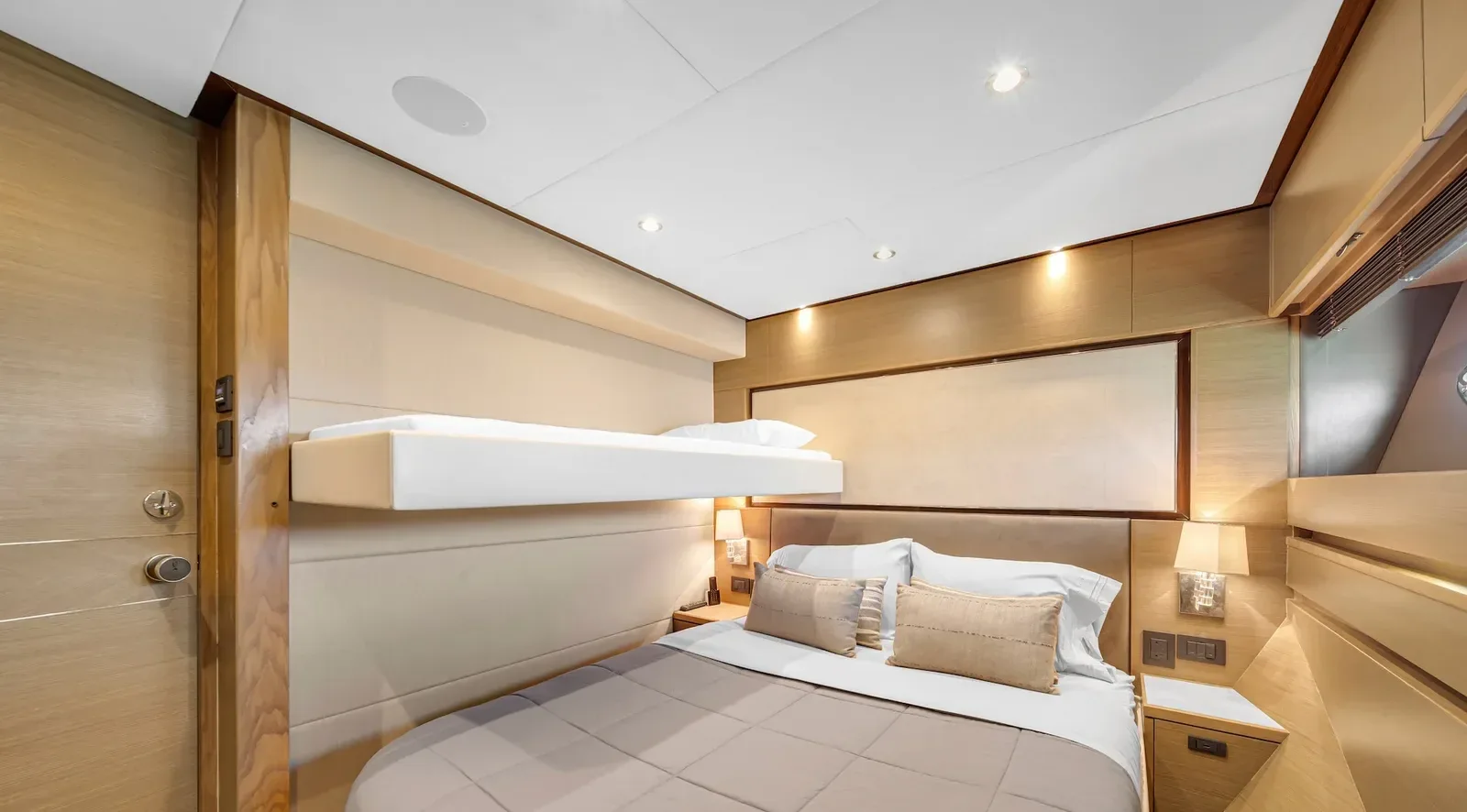 88 ft Princess - photo 7 yacht charter Miami