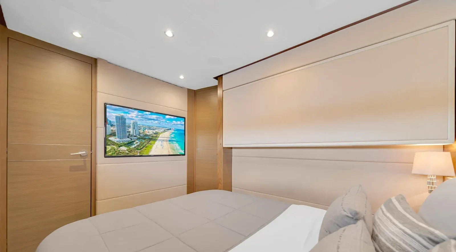 88 ft Princess - photo 9 yacht charter Miami