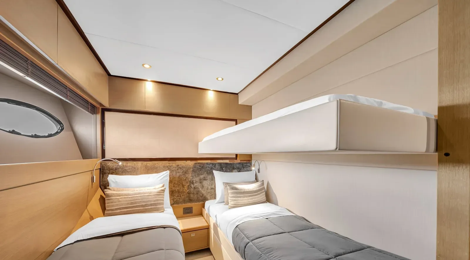 88 ft Princess - photo 11 yacht charter Miami