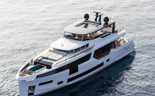 88 ft Sirena - yacht charter Miami