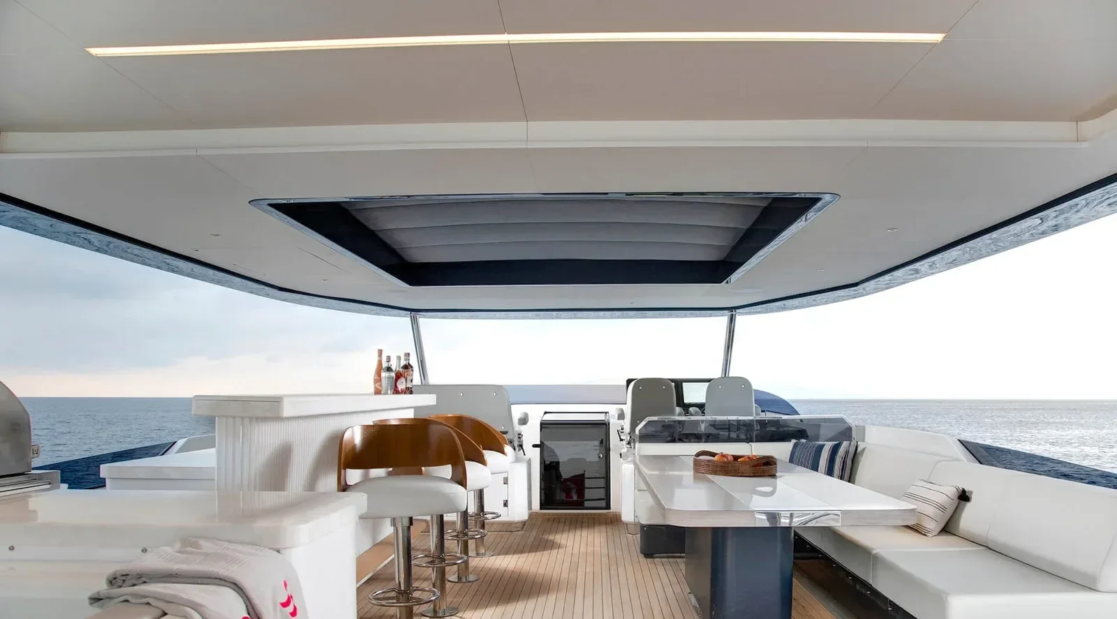 88 ft Sirena - photo 3 yacht charter Miami