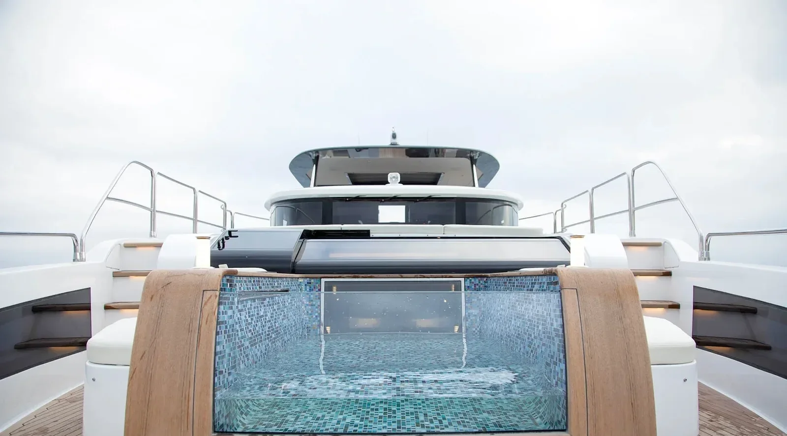 88 ft Sirena - photo 4 yacht charter Miami