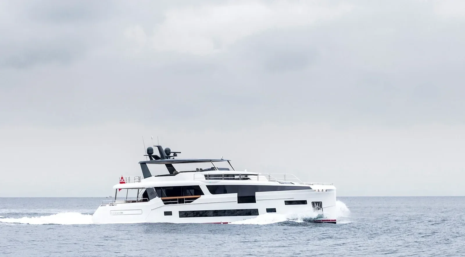 88 ft Sirena - photo 6 yacht charter Miami