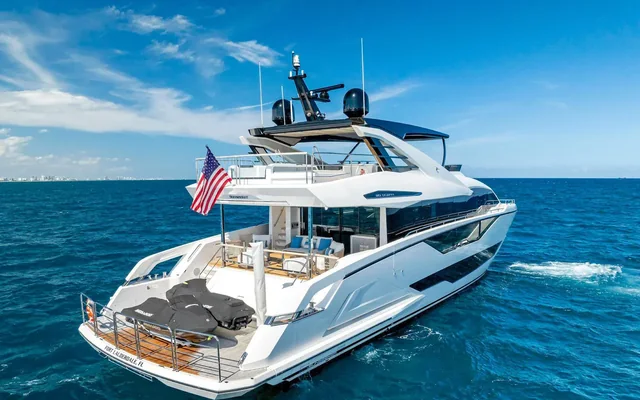 90 ft Sunseeker - yacht charter Miami