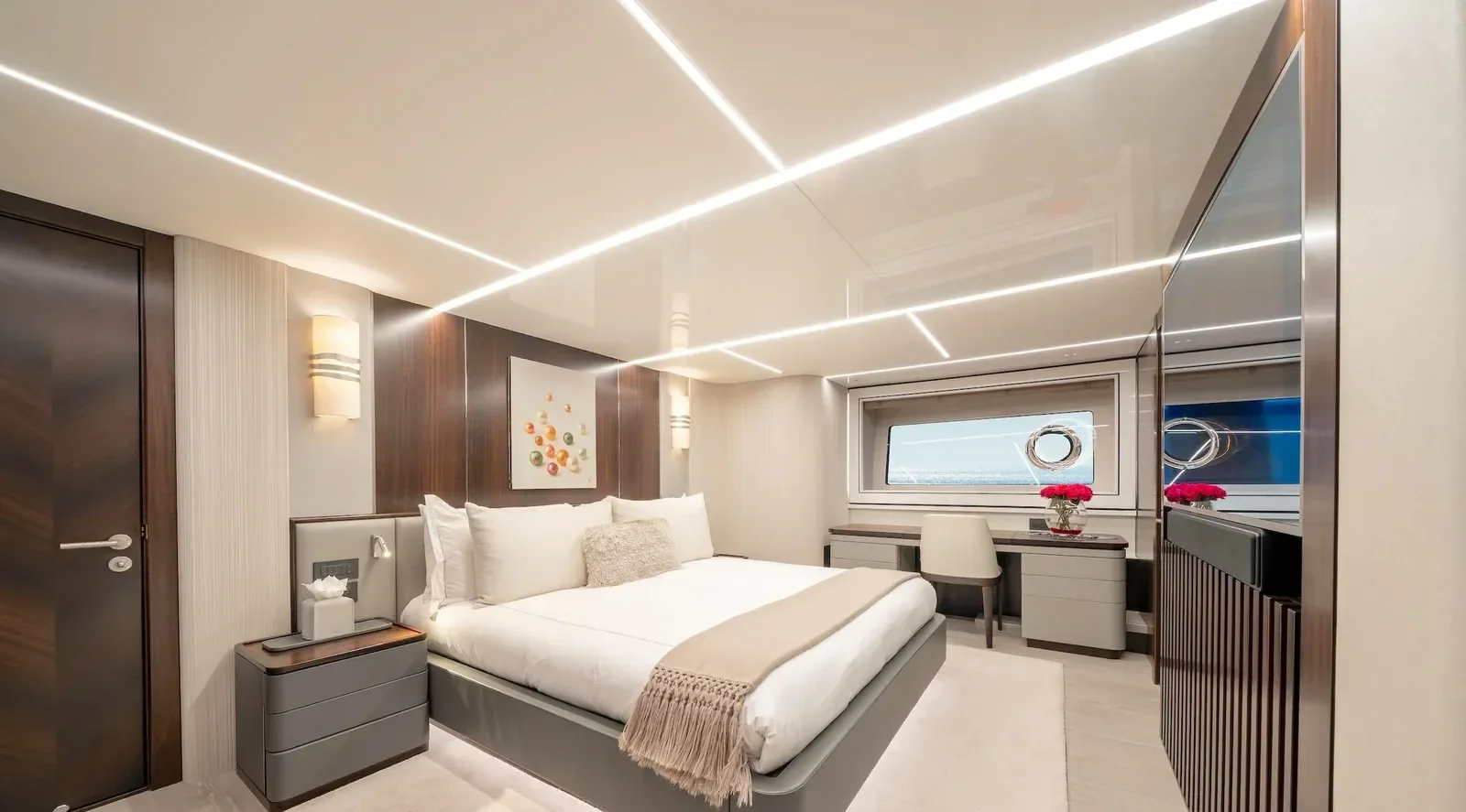 90 ft Sunseeker - photo 7 yacht charter Miami