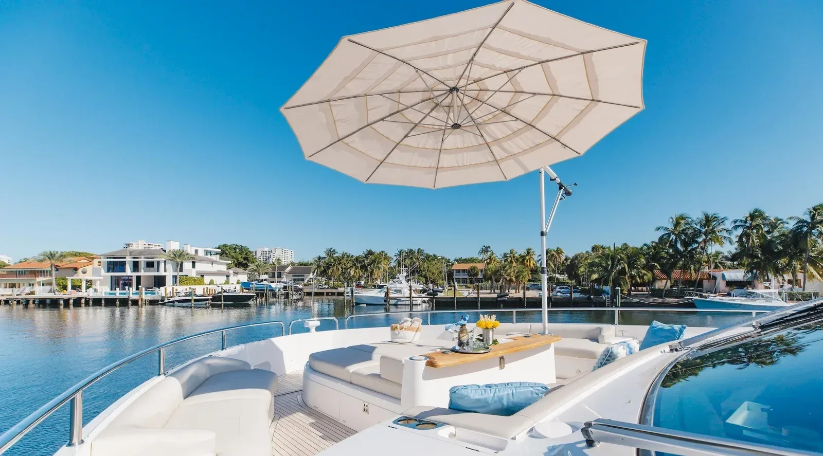 90 ft Sunseeker - photo 8 yacht charter Miami