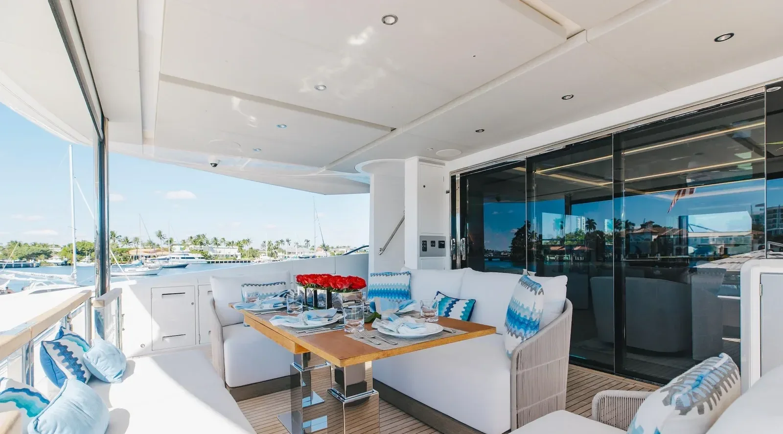 90 ft Sunseeker - photo 14 yacht charter Miami