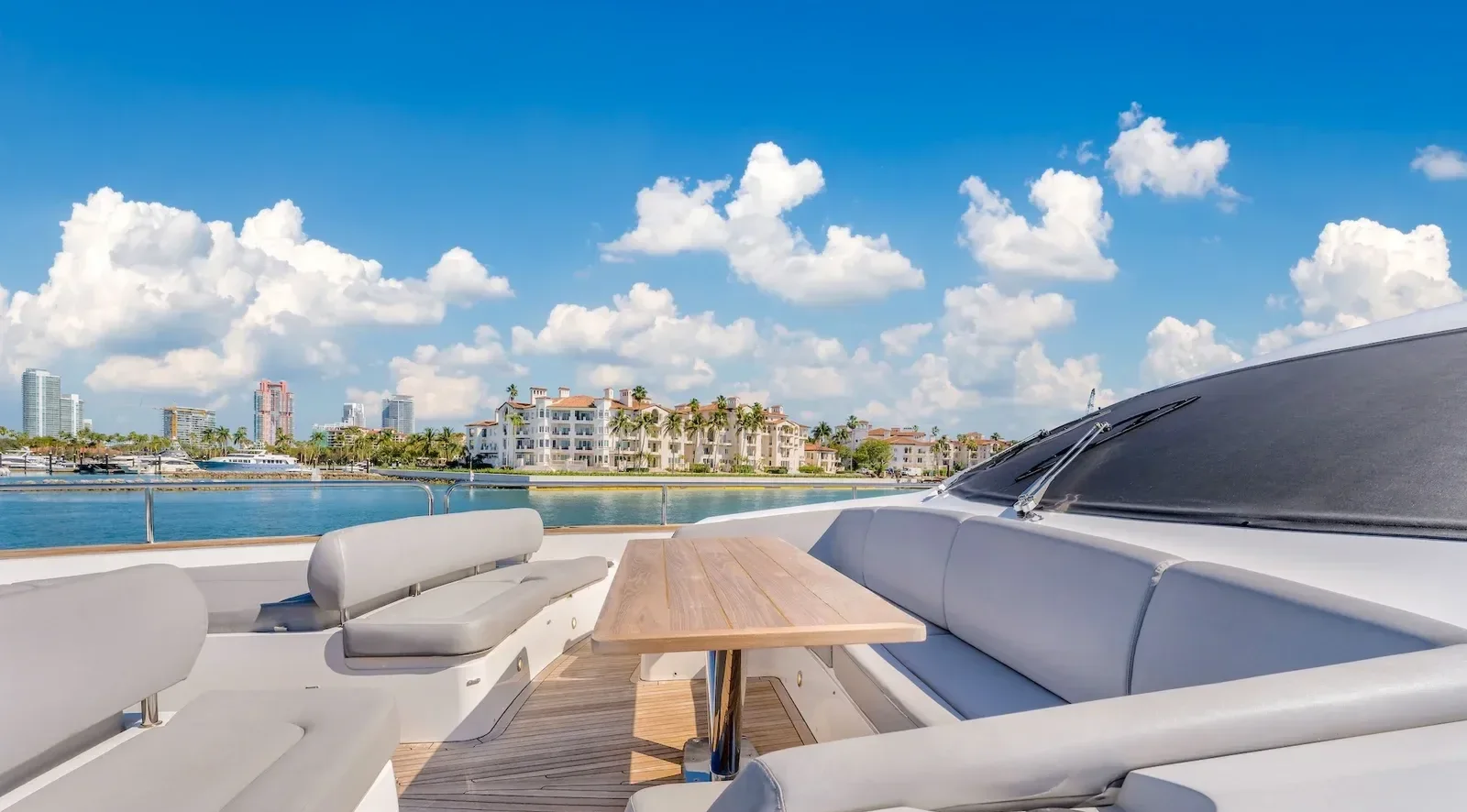 92 ft Sunseeker - photo 8 yacht charter Miami