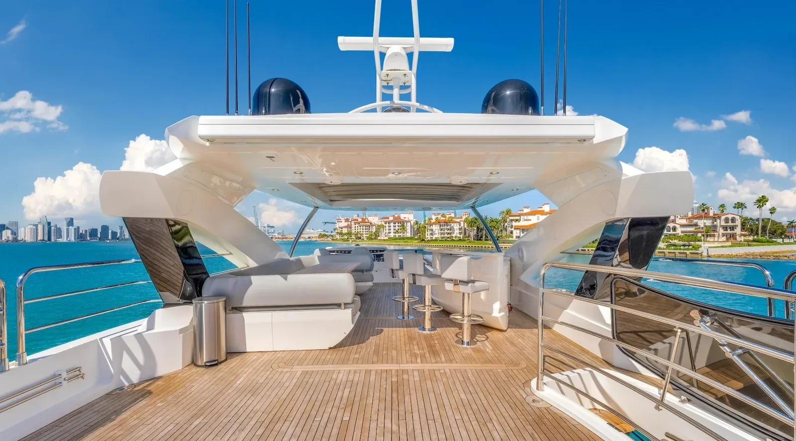 92 ft Sunseeker - photo 10 yacht charter Miami