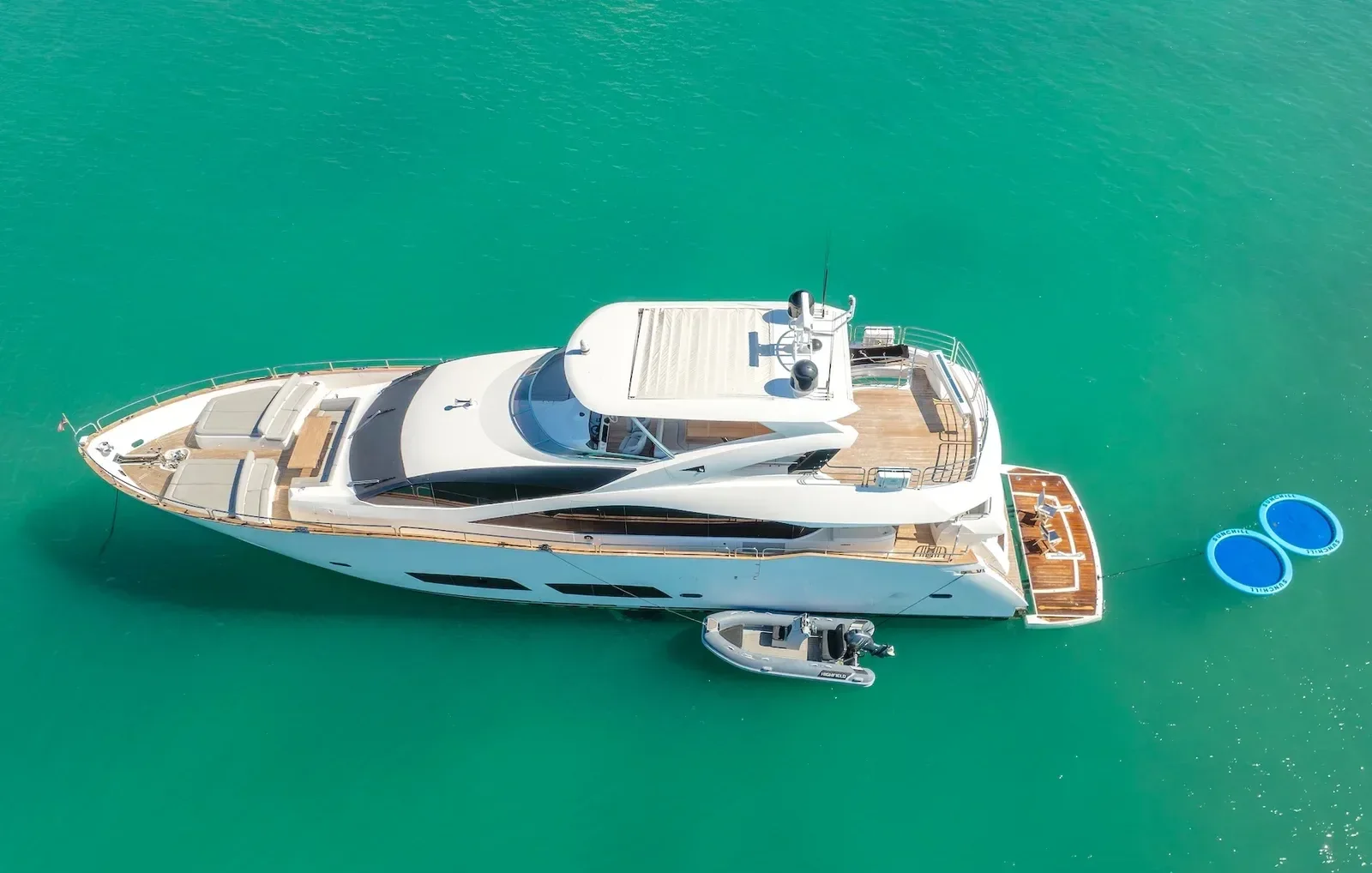 92 ft Sunseeker - photo 12 yacht charter Miami