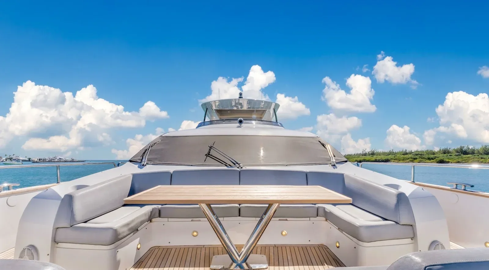 92 ft Sunseeker - photo 14 yacht charter Miami