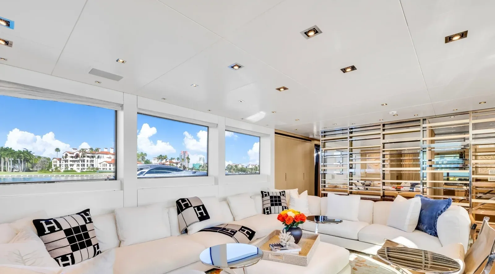 94 ft Sanlorenzo - photo 5 yacht charter Miami