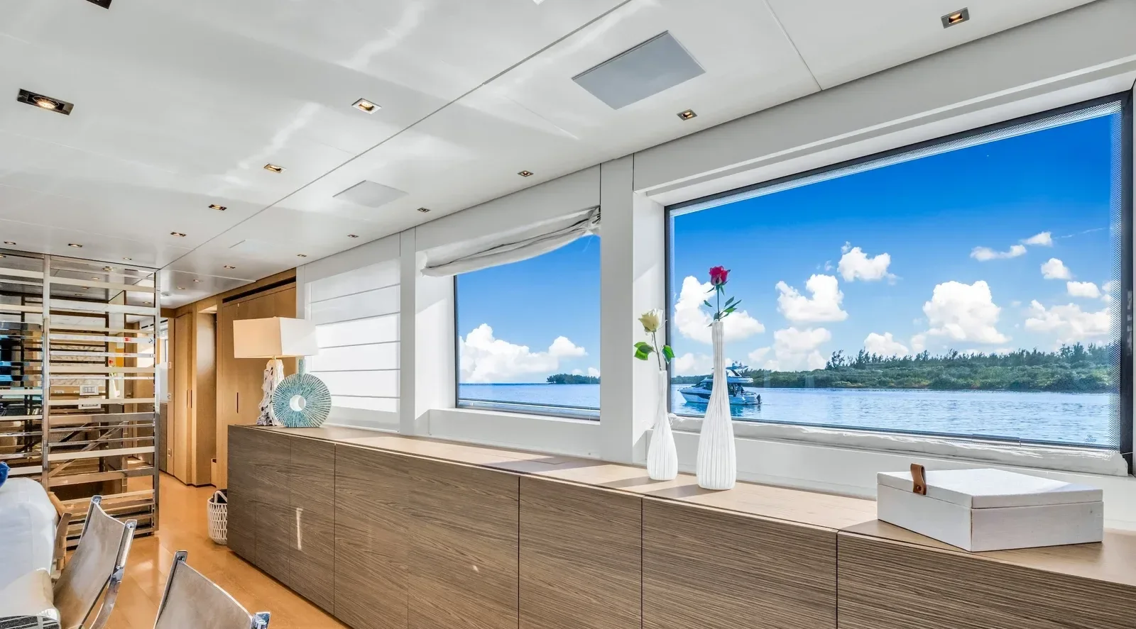 94 ft Sanlorenzo - photo 6 yacht charter Miami