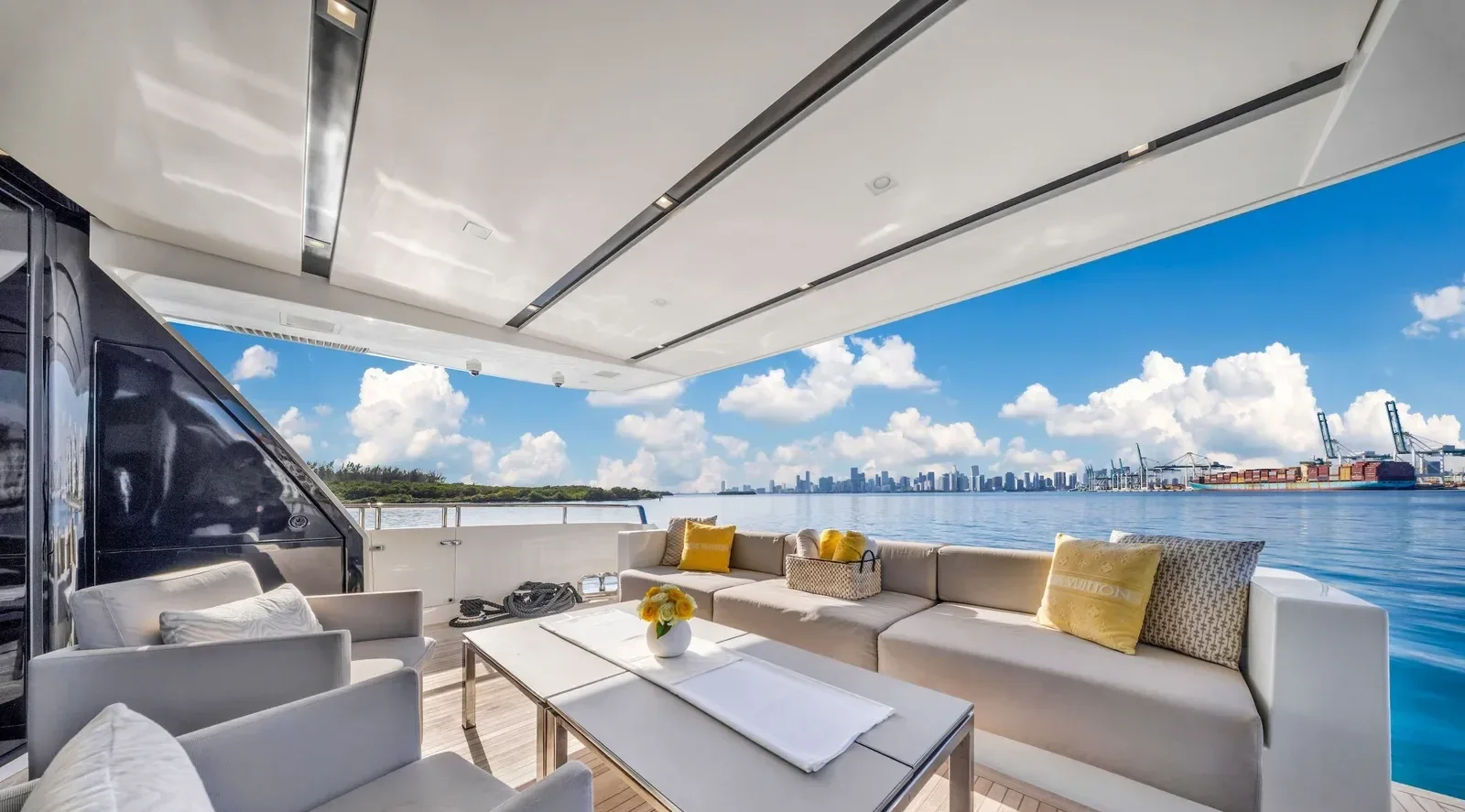 94 ft Sanlorenzo - photo 7 yacht charter Miami