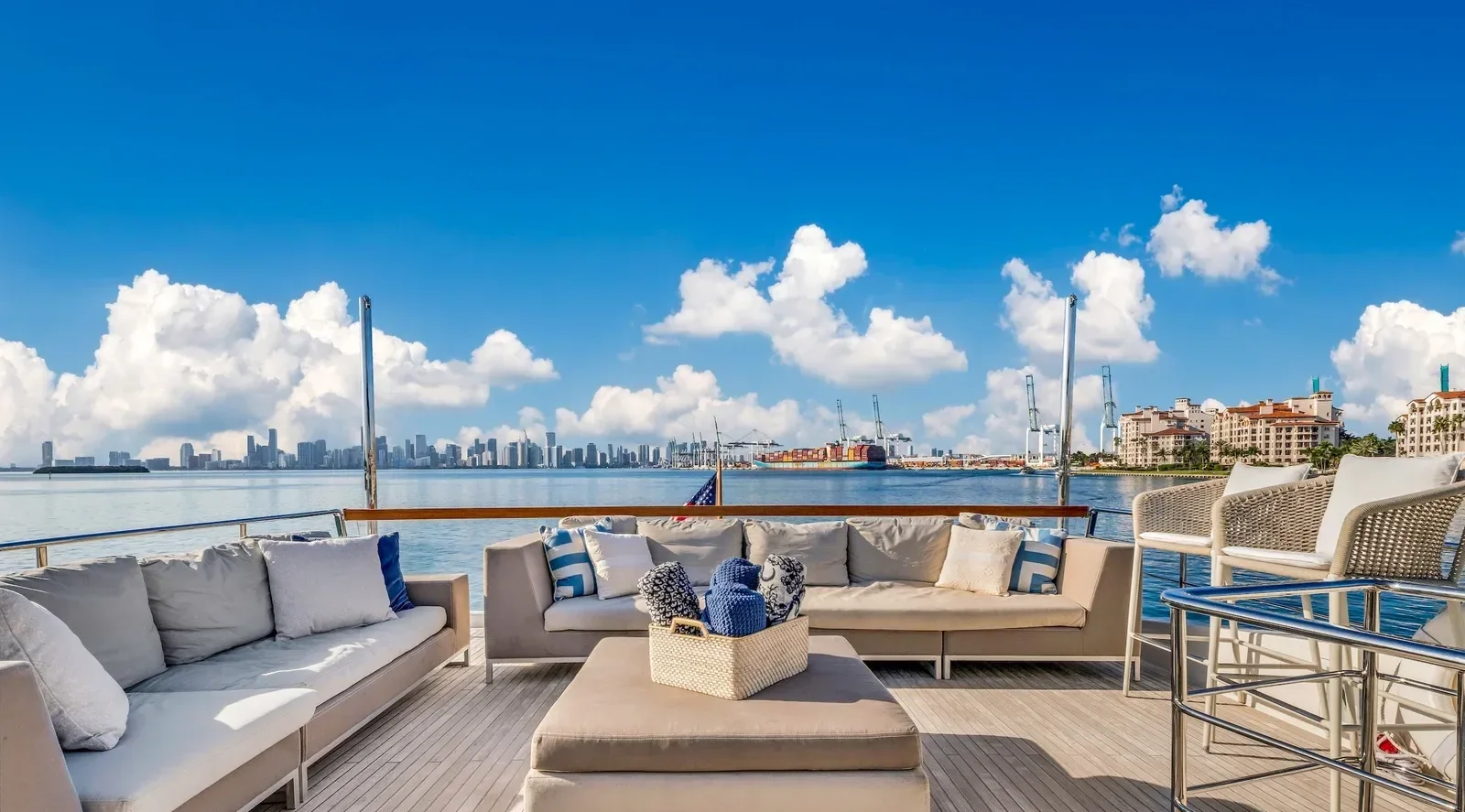 94 ft Sanlorenzo - photo 8 yacht charter Miami