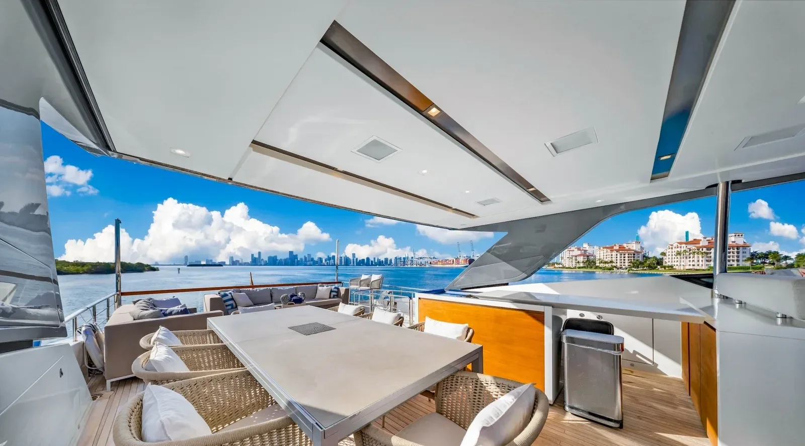 94 ft Sanlorenzo - photo 10 yacht charter Miami