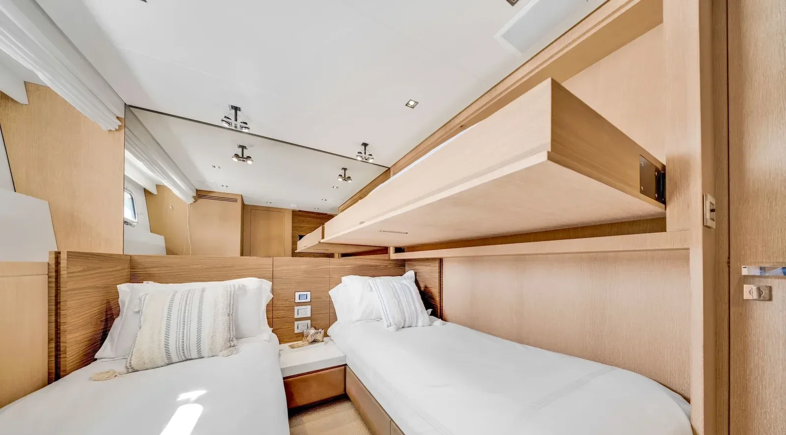 94 ft Sanlorenzo - photo 14 yacht charter Miami
