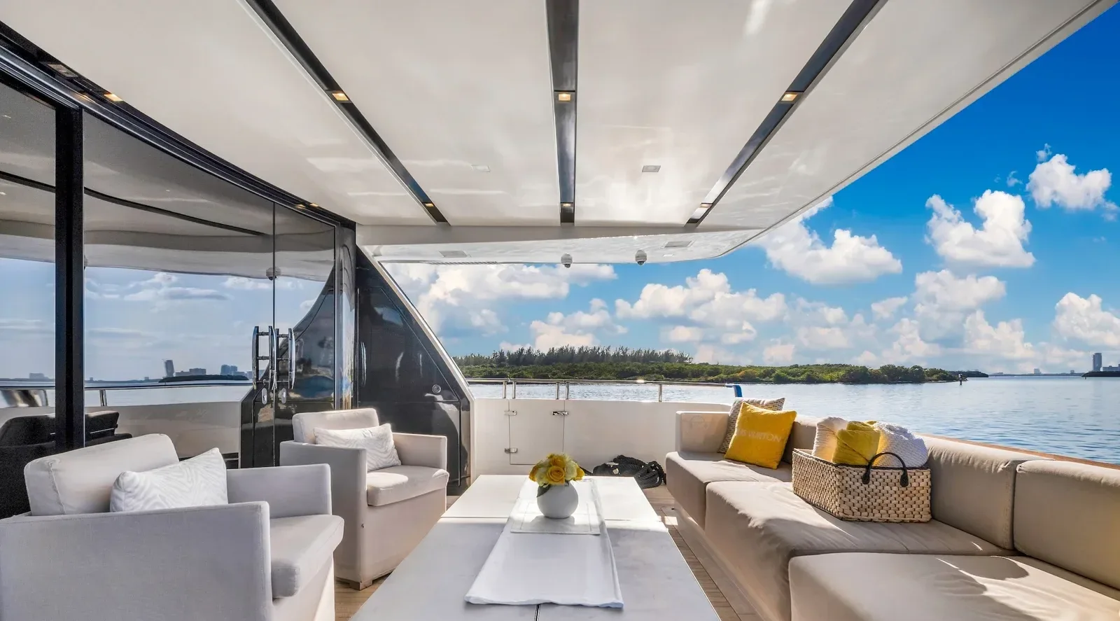 94 ft Sanlorenzo - photo 15 yacht charter Miami