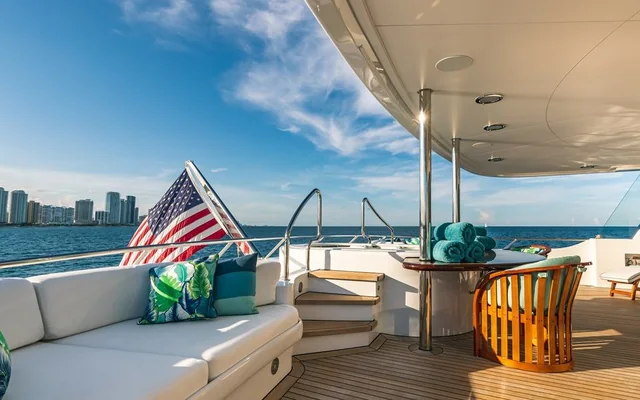 Acta - yacht charter Miami